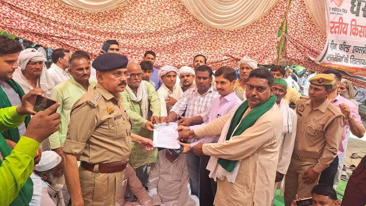 ग्रीनफील्ड एक्सप्रेस वे के मुआवजा की मांगों को लेकर किसानों की पंचायत आयोजित